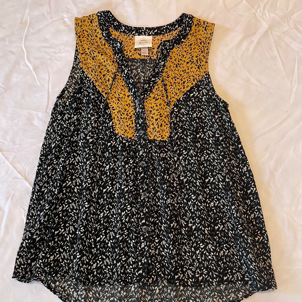 Knox Rose floral printed, flowy tank.